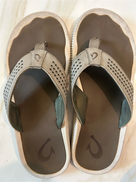 OluKai Men\'s Gray/Brown Perforated Strap Flip-Flops main image 6